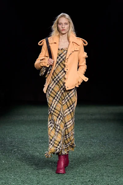 Look 34